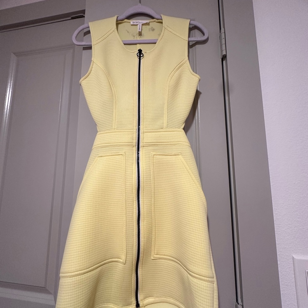 BCBGMaxAzria Light Yellow Textured Midi Dress